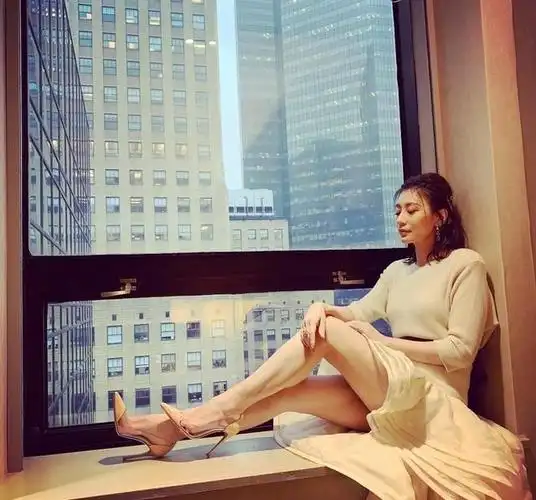 贾静雯的脚(贾静雯惊艳全部写真)-天晟网