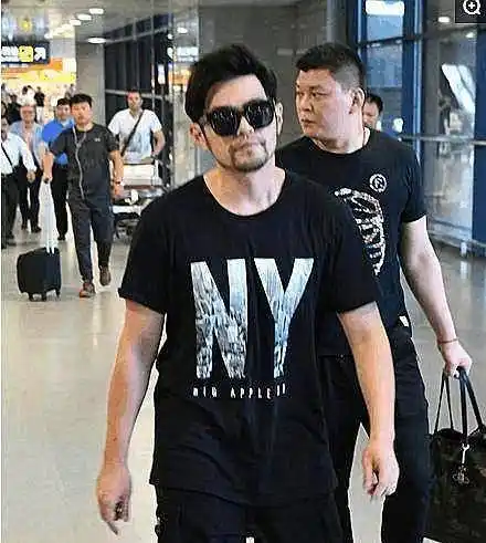 周杰伦发福是因为这个习惯,肥胖者注意了_杰伦哥_脸庞_生活