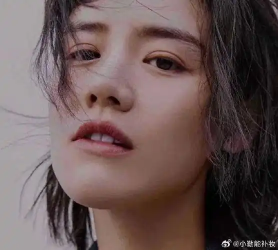 她双眼皮变化还是挺明显的……|马思纯|双眼皮|眼皮_新浪新闻