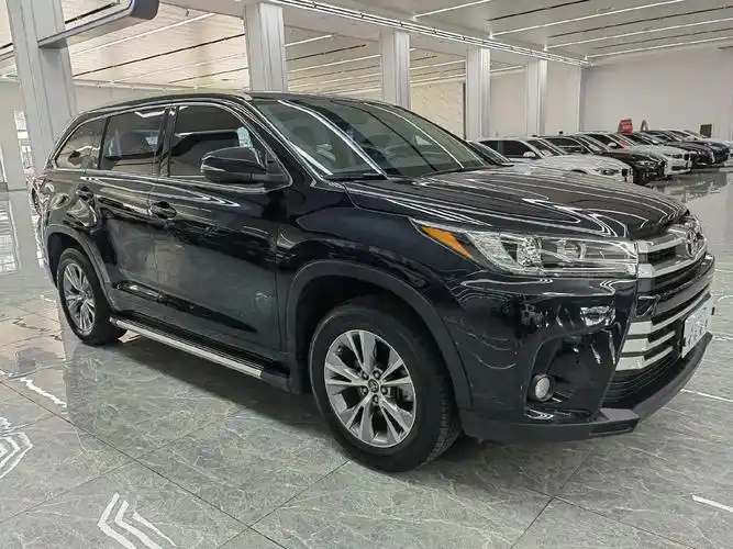 《车型》丰田汉兰达2021款2.0t两驱精英版5座(冀牌)  - 抖音