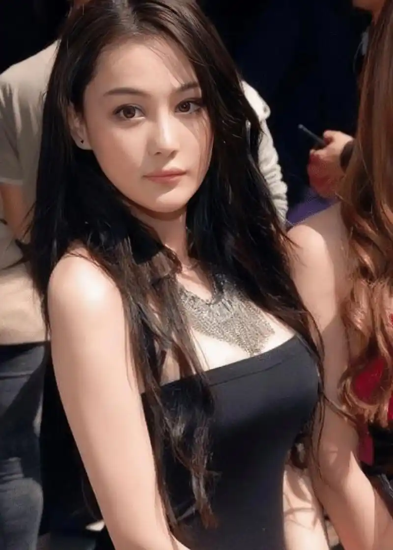 张馨予早期浓颜,混血感好重!也是风情万种的猫系美人一个呀