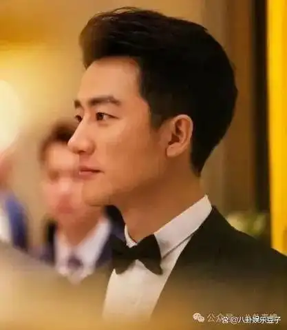 黄轩曾在3年内痛失3位至亲19岁被张艺谋忽悠至今未婚