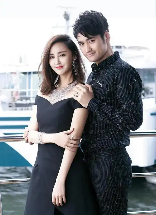 袁弘跟张歆艺夫妇俩,还是非常真实接地气的,而且两个人这么多年以来