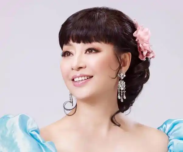 歌唱家殷秀梅不顾家人反对嫁国外丈夫我要追求幸福