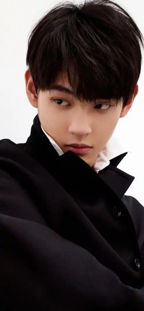 田鸿杰帅气男明星写真手机壁纸