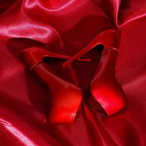 【24h物流】sellion雪尔妮兰狂野派对香水红色高跟鞋 一件代发