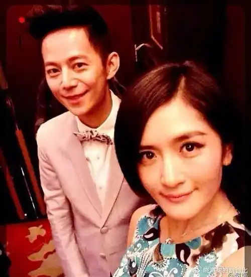 何炅与男伴亲密情感归宿成谜他究竟结婚了没有谈谈我的看法