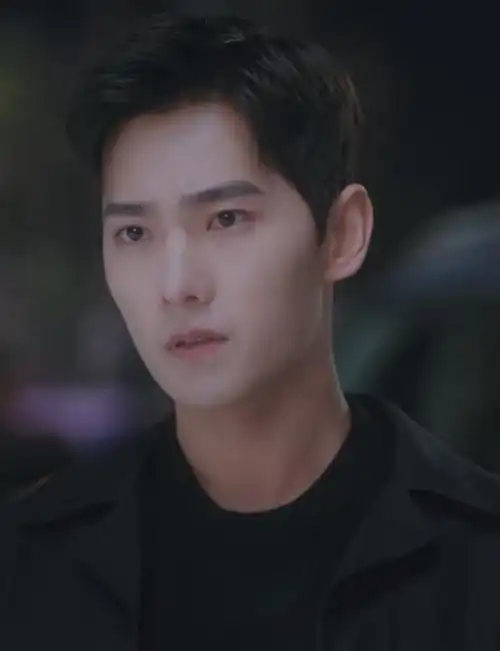 2021年的热播剧——由杨洋和迪丽热巴主演的电视剧《你是我的荣耀》