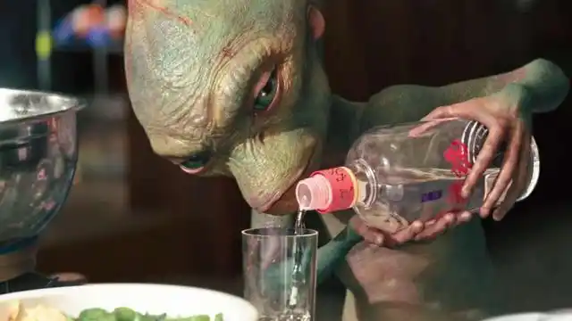 疯狂的外星人被指调戏母猴用作泡酒徐峥的外星人大哥有点惨