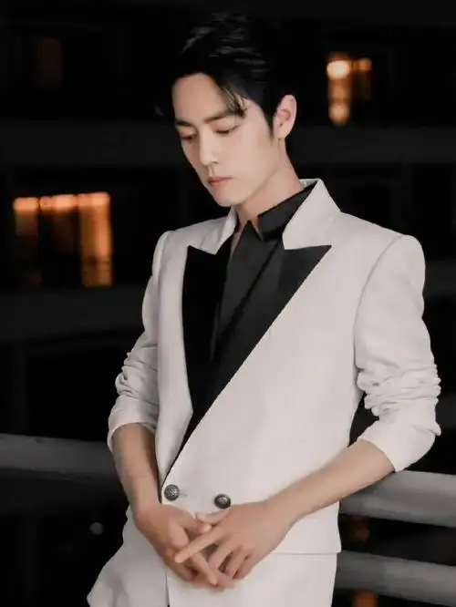 肖战 早安!美男子95#这谁顶得住啊 - 抖音