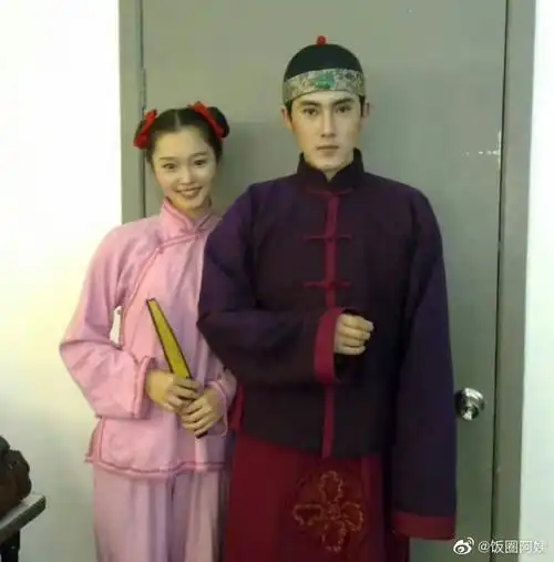 宋轶和张睿是大学同学##宋轶张睿早期合照