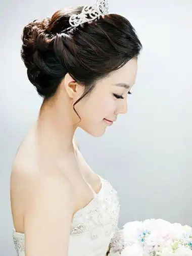 短发新娘头发造型怎么弄 短发新娘盘发造型盘点