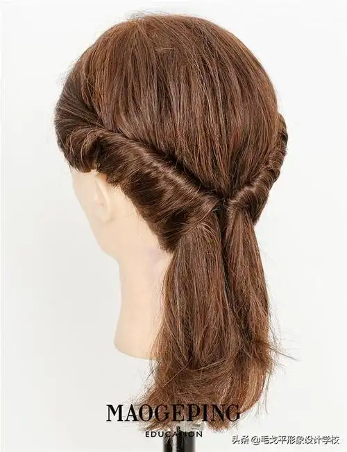 简单又减龄的盘发好看又显气质(这款有气质的盘发没有那么难)(4)