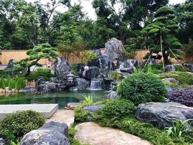 13个庭院鱼池设计在院里建造一个假山鱼池赏花观鱼太美了