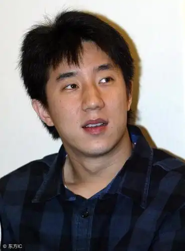 如何看待成龙对于房祖名和小龙女的财产分配