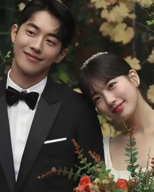 南柱赫 / 裴秀智 来自少女写真映画 - 微博