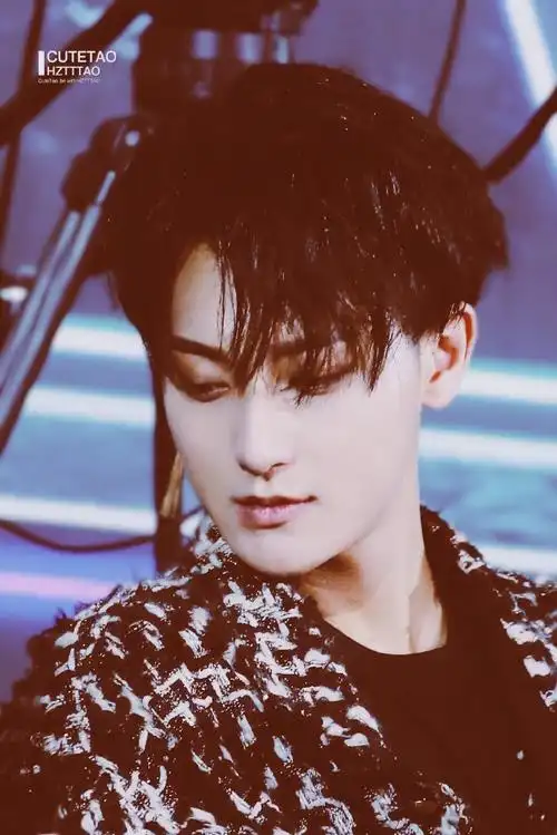 大使黄子韬#让ysl音乐大使@cpopking-黄子韬告诉你微笑的正确方式甜