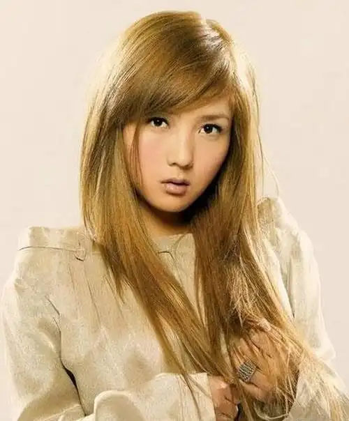 超女何洁婚内出轨却贼喊捉贼3个孩子2个爹哪来的底气