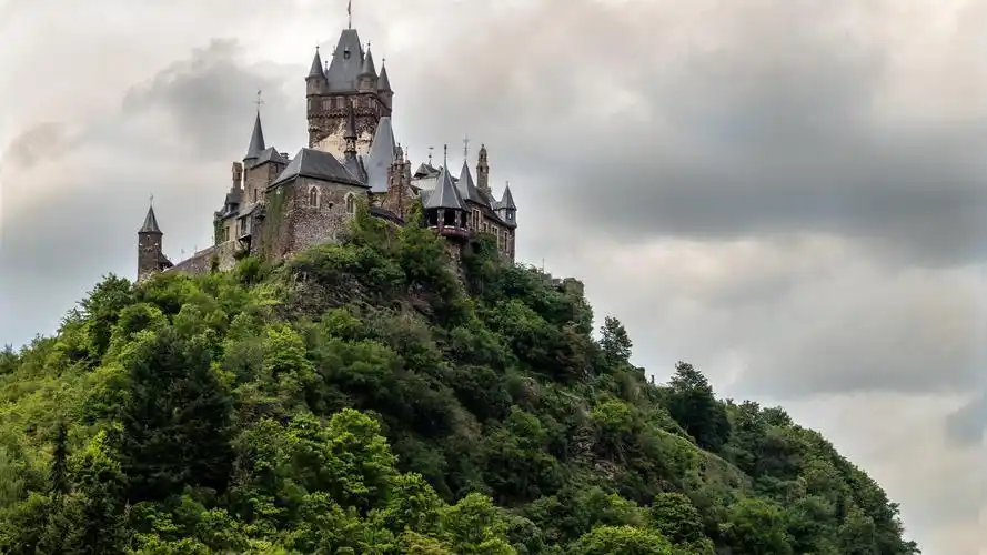 复古城堡建筑风景桌面壁纸