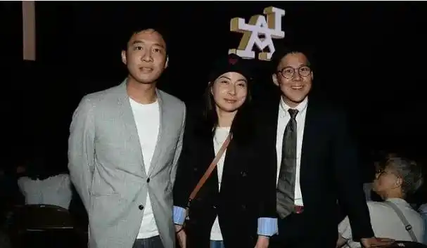 霍启山觉醒跟章子怡吻照成过去与荣家大小姐比肩显江湖地位