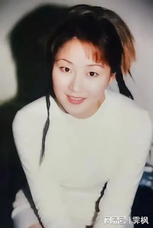 明星怀旧系列图片壁纸万绮雯