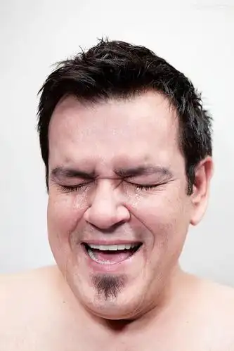 触动人心的男人哭泣