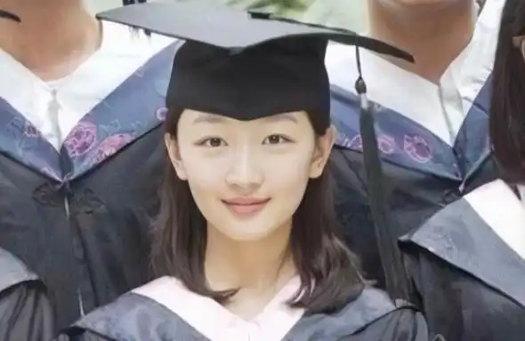 明星"大学毕业照"曝光,李易峰阳光又帅气,沈腾比想象的还帅|杨幂_网易