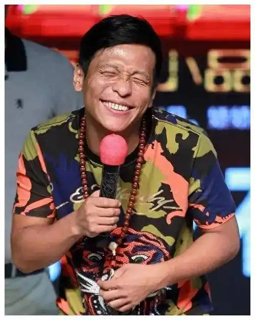 43岁宋小宝爆改成王嘉尔,一下年轻20岁,网友:以后小品看谁_印象_感觉