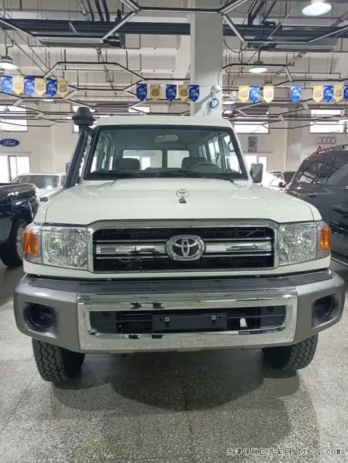中东版丰田酷路泽lc78两门版超大装载空间极限越野穿越利器港口现车