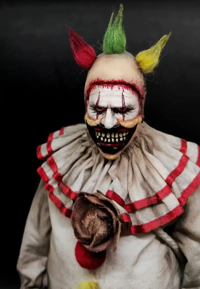 手作了个影视角色模型/美国恐怖故事/第四季/畸形秀#手办 # - 抖音