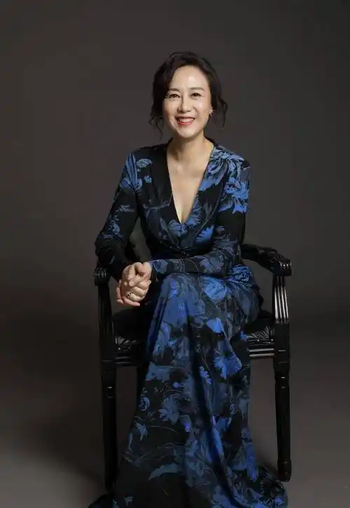 《小舍得》吴玉芳:19岁出道,21岁拿影后,靠"顶级绿茶"爆红