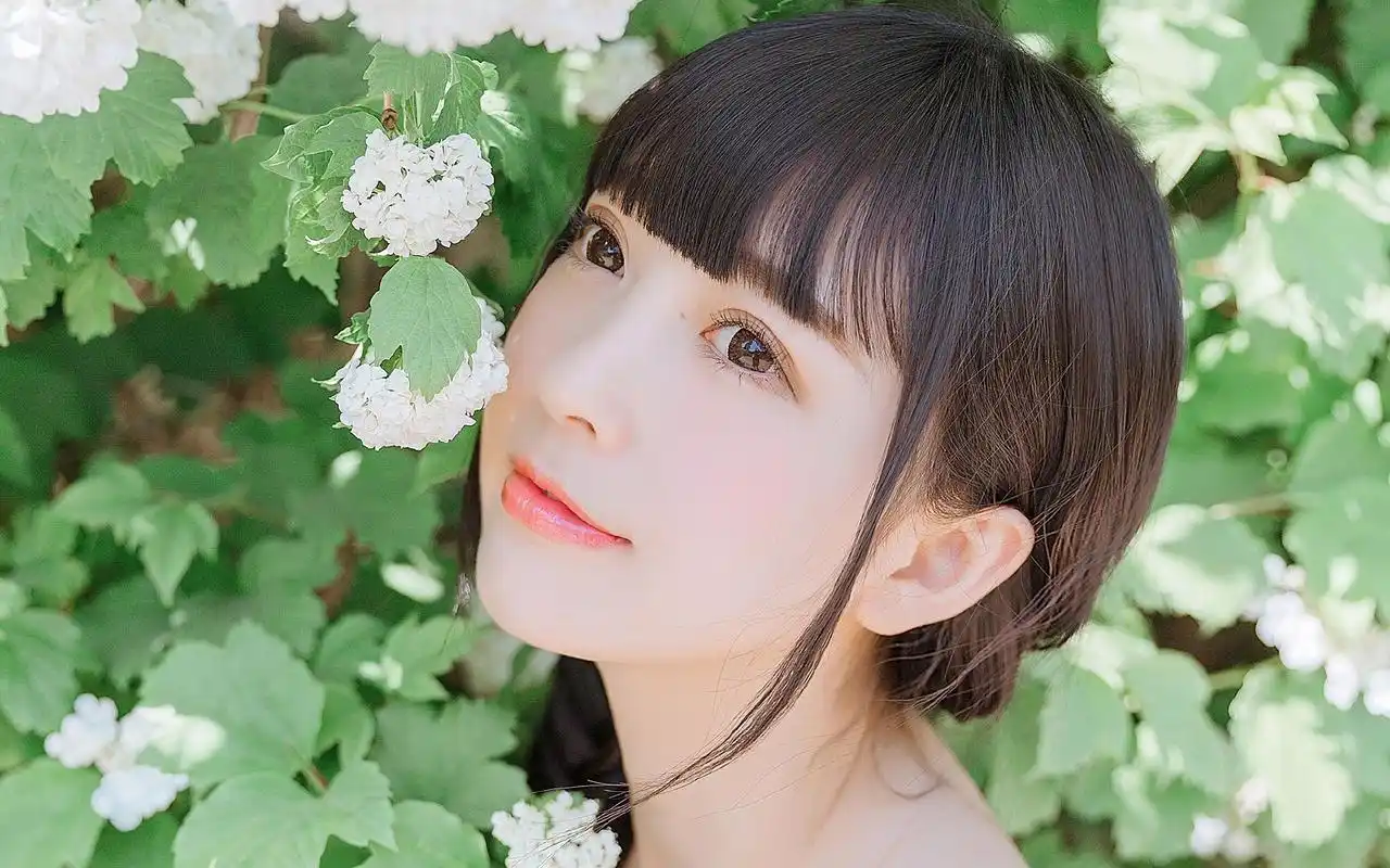 日系少女夏日唯美高清桌面壁纸