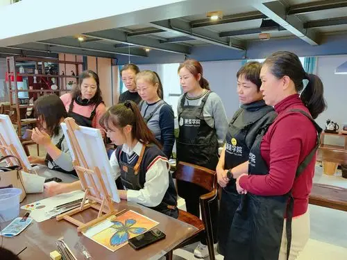 晋城银行太原分行渥美学院"晋享优雅·绘画达人·成人油画"