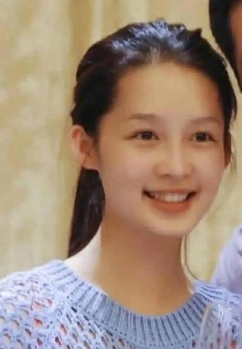 李沁早期旧照,好清纯啊