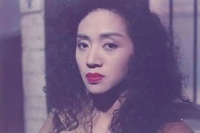 梅艳芳1989年电影《英雄本色3》中角色周英杰的造型