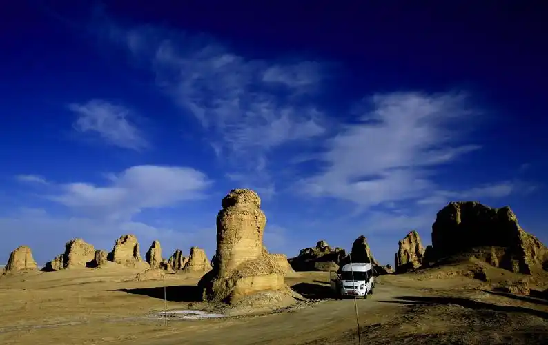 走进青海雅丹无人区俄博梁