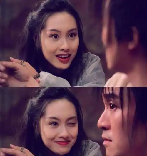 朱茵,大家都非常熟悉了,那个最美的"紫霞仙子",那个调皮的眨眼睛的