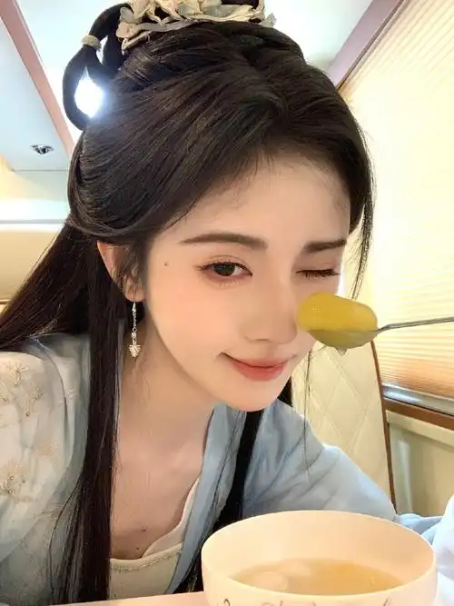 #鞠婧祎元宵古装营业照#