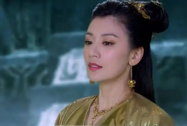 贾静雯古装角色3:《天龙八部》李秋水