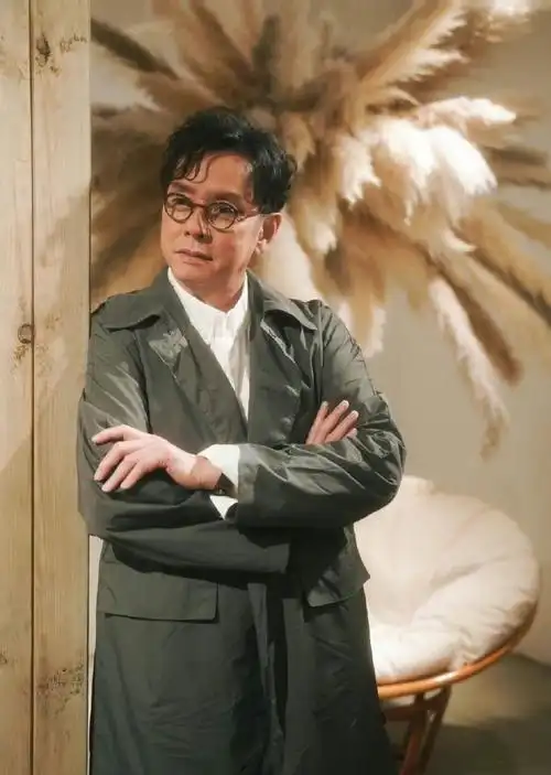 永远25岁的香港艺人谭咏麟