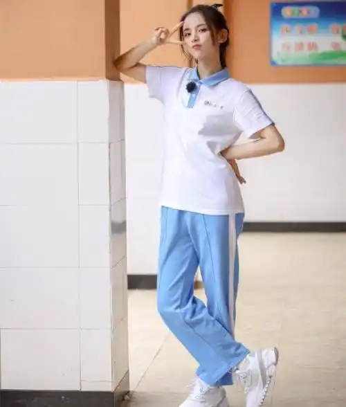有种"颜值"叫杨超越,穿上校服毫无违和感,校园剧女主没跑了_高中生