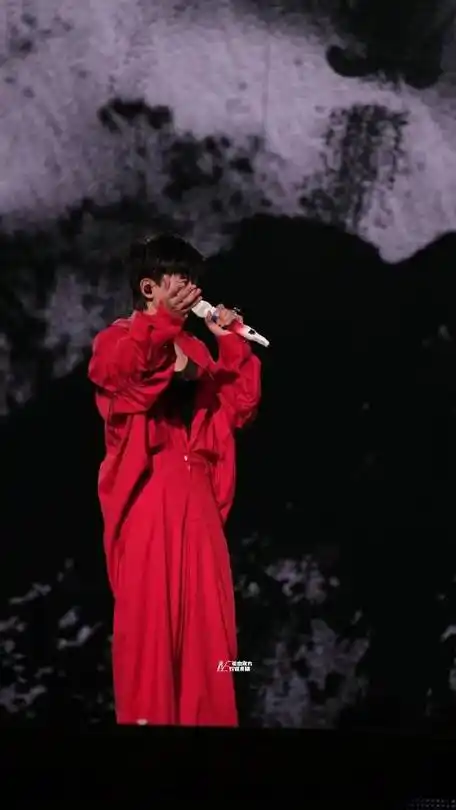 #张杰未live开往1982巡回演唱会##张杰演唱会的小细节#