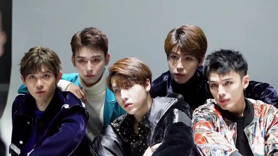 银河少年团 | 辰星娱乐银河少年团出道一周年宣传照拍摄花絮