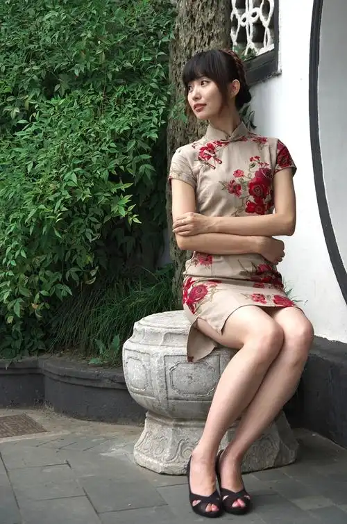 【桂林公园拍旗袍摄影图片】人像摄影_太平洋电脑网摄影部落