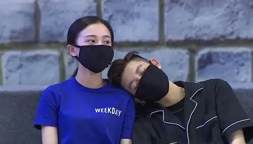 完美假期 第二季:周晨晞亲密倚肩姜梓新 - 高清视频在线观看 - 芒果tv