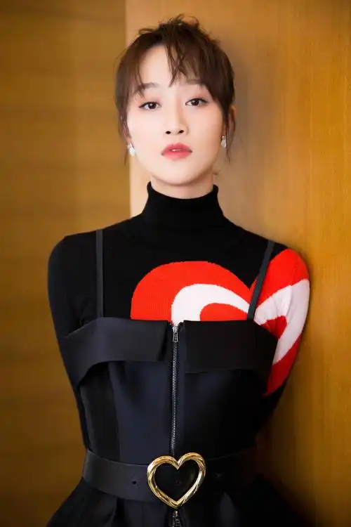 蓝盈莹_演员_作品_个人资料_简历_生日_经历_留言 - 酷乐米