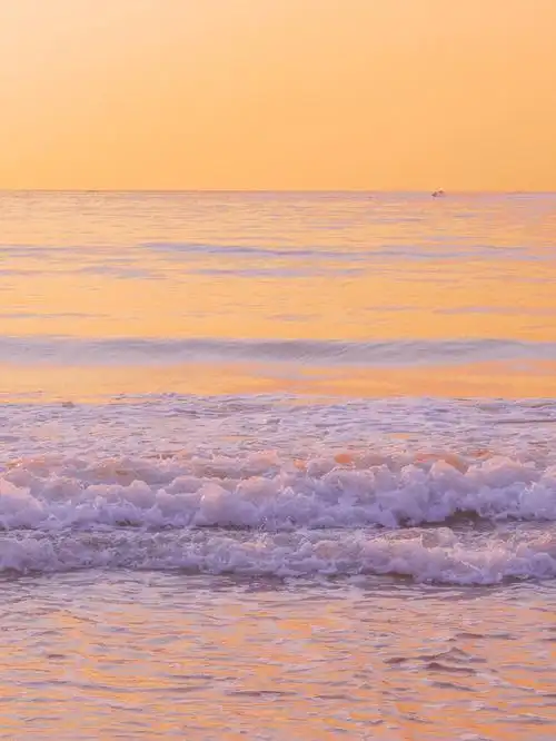 治愈系海边壁纸简约高级风格