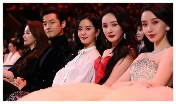 姐妹情深杨幂高调为刘诗诗庆生唐嫣杨颖距离渐行渐远