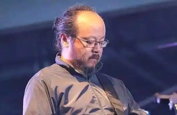 4婚4离的汪峰不算猛,5婚5离的她才叫绝_腾讯新闻