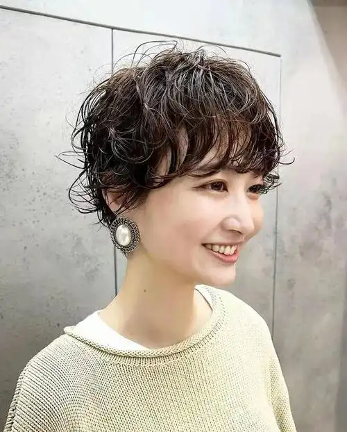 这三种发型,显发量又洋气减龄|脸型|卷发|烫发|短发_网易订阅